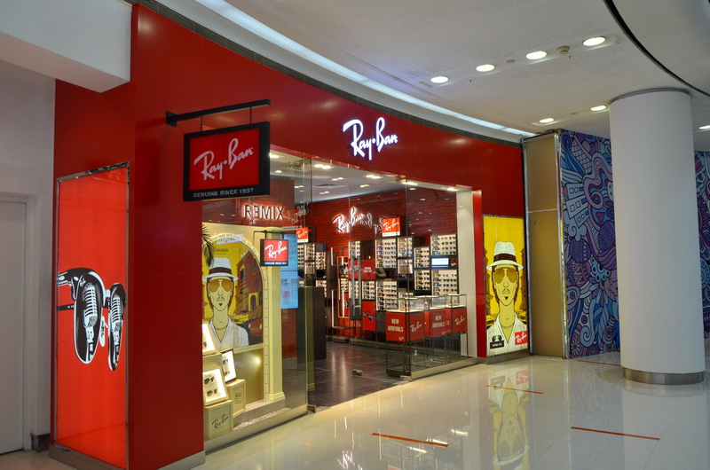 Ray?Ban 宏伊国际广场店——梦之城 CIS 商用安装系统的经典应用